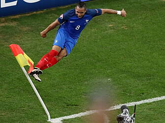 France aim to consolidate top...